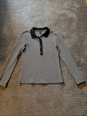 Icone par Simons Classic Black & White V-Neck Polo Sweater